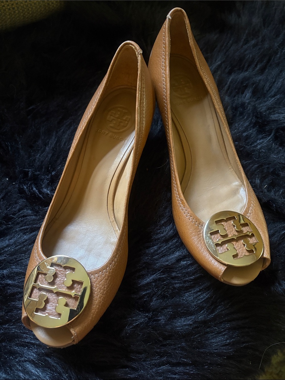 Tory Burch Tan Leather Peep-Toe Wedges with Gold Logo Medallion EUC Size 9.5